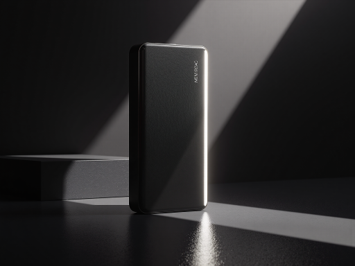 便携式充电宝产品展示，黑色外壳，LED电量指示灯，USB-C充电接口，金属质感表面